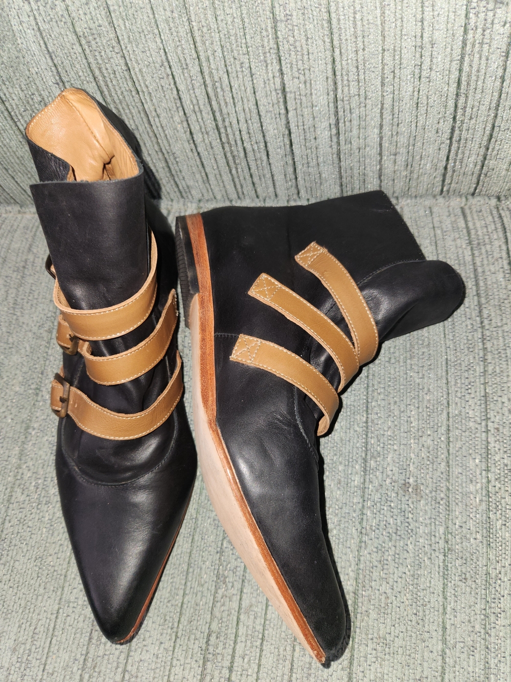 🍉John Fluevog Post Haste Ankle Boots
